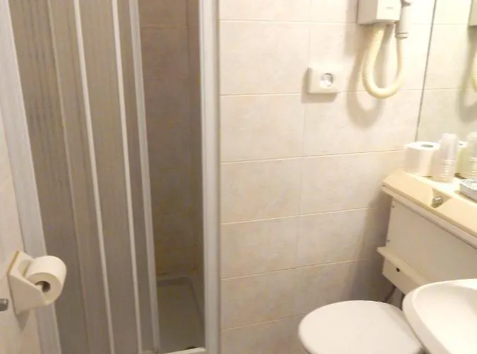 Isabella Hotel 3*