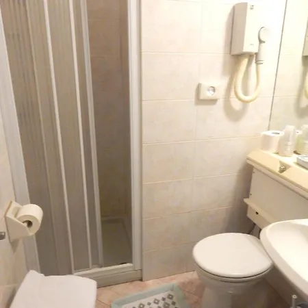 Isabella מלון 3*